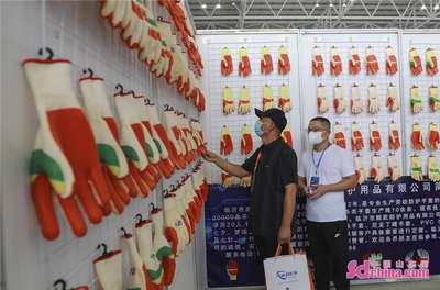 助推“制造商城”建設(shè)再添強引擎——2021第三屆中國(臨沂)勞動防護(hù)用品交易會盛大啟幕